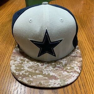 Dallas Cowboys Salute to Service fitted ball cap in size 7 1/8.
